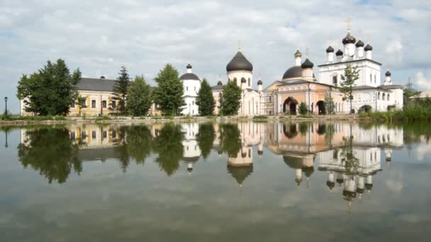Mosteiro russo famoso Davidova Pustin — Vídeo de Stock