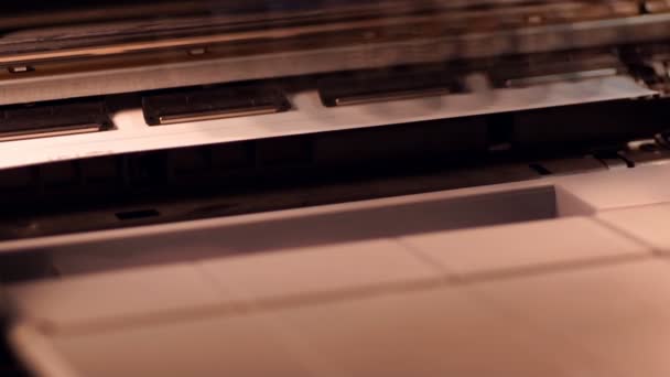 Impresora en el trabajo — Vídeo de stock