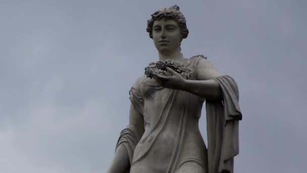 Статуя — стоковое видео