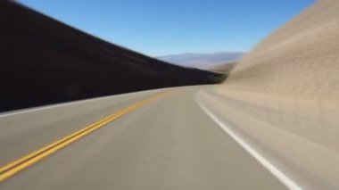 Ölüm Vadisi, sukut bırakarak