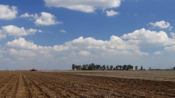 Tractor at work, time-lapse — Stock Video