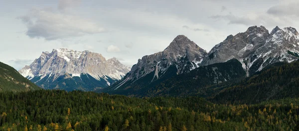 Montañas en los Alpes austríacos — Foto de Stock