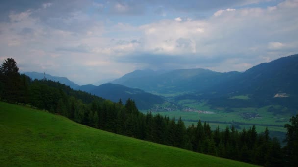 Österreichische Alpen — Stockvideo