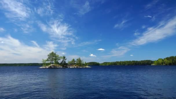 Lago en Finlandia — Vídeo de stock
