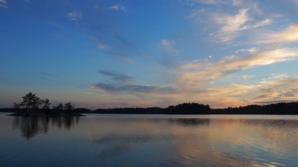 Coucher de soleil dans le lac d'arrivée 