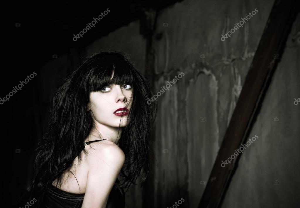 Portrat Der Schonen Gothic Girl Im Ruckblick Stockfotografie Lizenzfreie Fotos C Jetrel Depositphotos Portrat Der Schonen Gothic Girl Im Ruckblick Stockfotografie Lizenzfreie Fotos C Jetrel Depositphotos