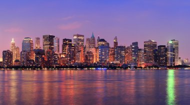 New York'un manhattan alacakaranlıkta panorama