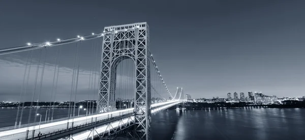 George Washington Bridge blanco y negro — Foto de Stock