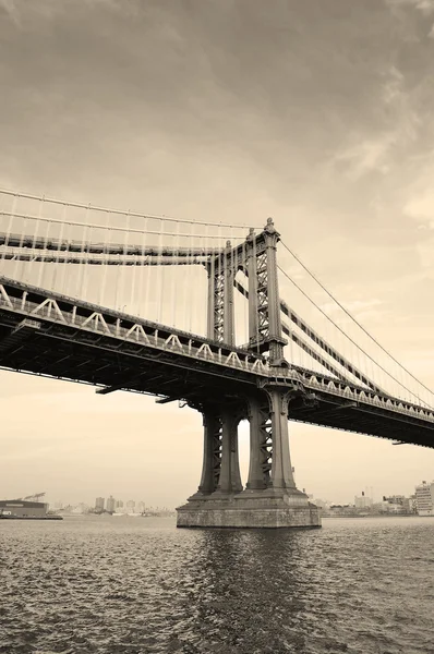 Manhattan bridge czarno-białe — Zdjęcie stockowe