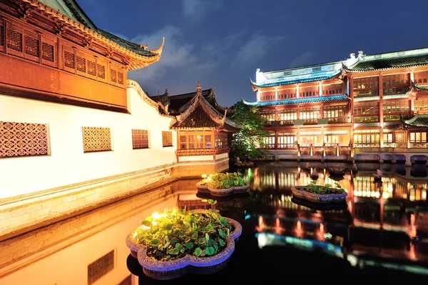 Shanghai pagoda building — Stock Photo, Image