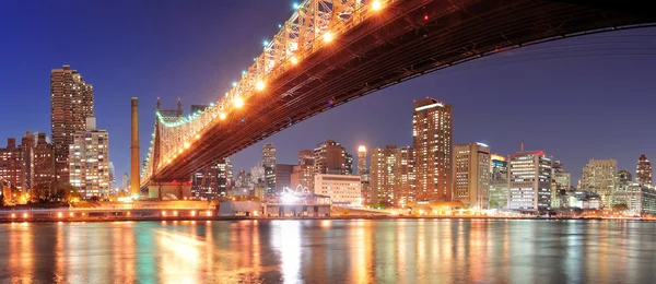 Queensboro bridge och manhattan — Stockfoto