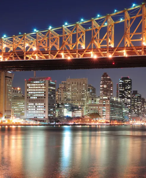 Queensboro Bridge und Manhattan — Stockfoto