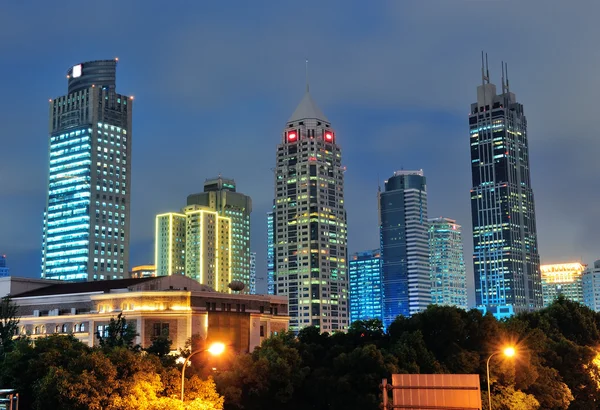 Shanghai bij nacht — Stockfoto