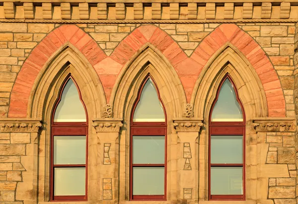 Oude venster in ottawa — Stockfoto