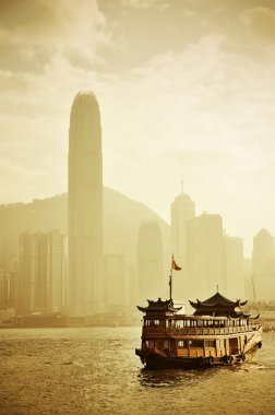 tekne ile Hong kong manzarası