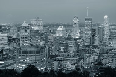 Montreal alacakaranlıkta