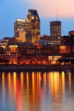 Montreal gün batımında Nehri üzerinde