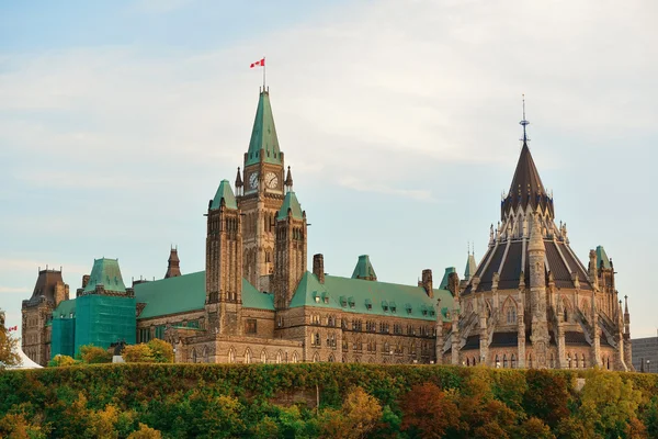 Budynek Parlamentu w wzgórze Ottawa — Zdjęcie stockowe