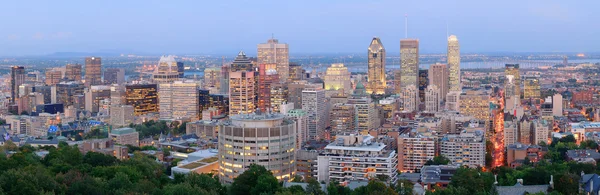 Montreal in schemering panorama — Stockfoto