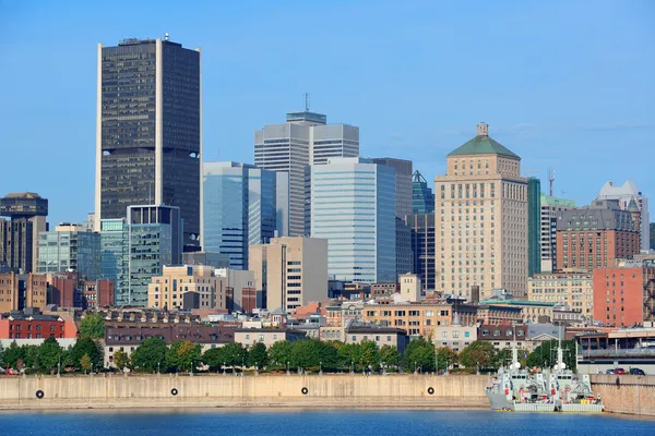 Montreal panoramę miasta nad rzeką — Zdjęcie stockowe