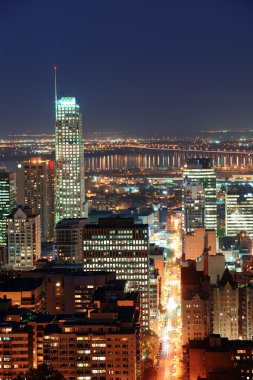 Montreal alacakaranlıkta