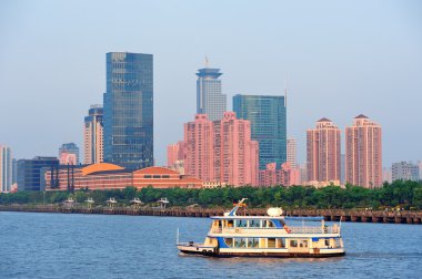 Huangpu Nehri tekne ile shanghai
