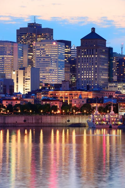 Montreal over river at sunset — Stock Photo, Image