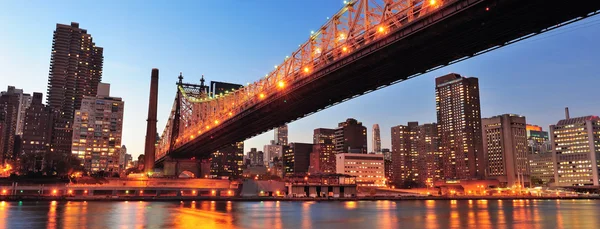 Queensboron silta ja Manhattan — kuvapankkivalokuva
