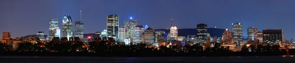 Montreal nad řekou za soumraku — Stock fotografie