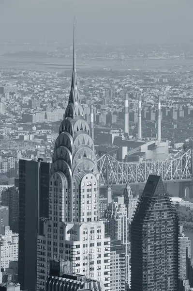 크라이슬러 빌딩 흑인과 백인 — 스톡 사진