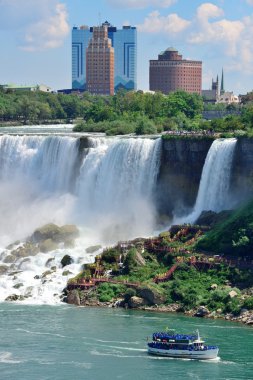 tekne ile Niagara Şelalesi