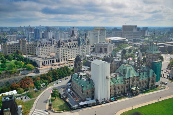 Vista sullo skyline della città di Ottawa con edifici storici — Foto Stock