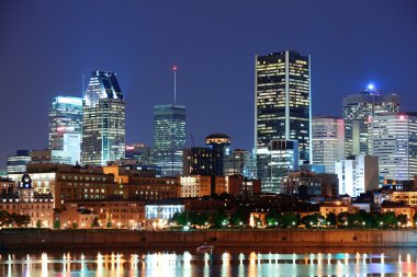 Montreal alacakaranlıkta Nehri üzerinde