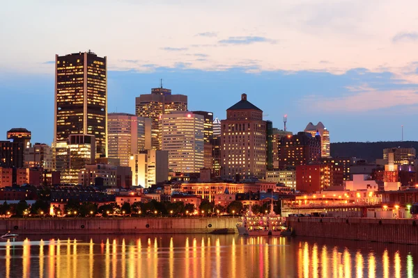 Montreal over river at sunset — Stock Photo, Image