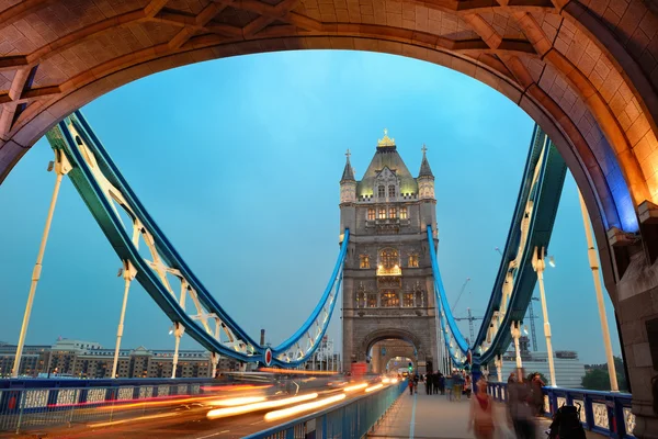 Tower Bridge 's nachts — Stockfoto