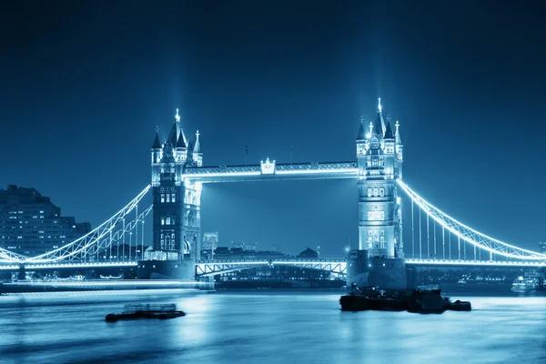 Tower Bridge la nuit — Photo