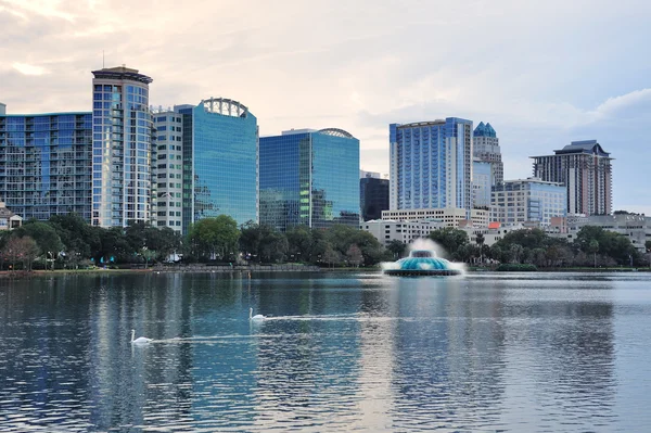 Pôr do sol Orlando sobre o Lago Eola — Fotografia de Stock