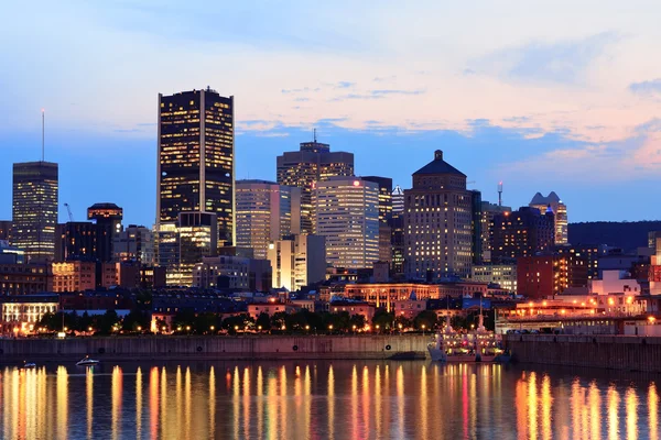 Montreal over river at sunset — Stock Photo, Image