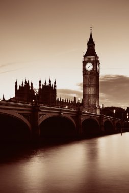 Londra alacakaranlıkta