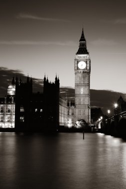 Londra alacakaranlıkta
