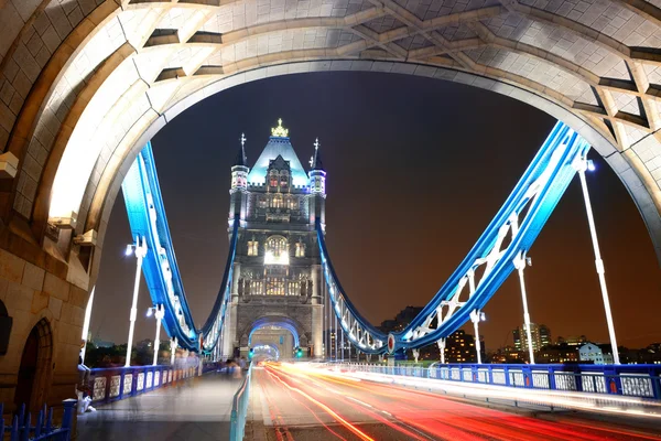 Tower Bridge 's nachts — Stockfoto