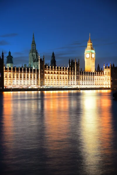 London in der Abenddämmerung lizenzfreie Stockbilder