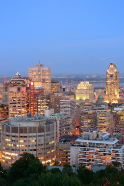 Montreal alacakaranlıkta