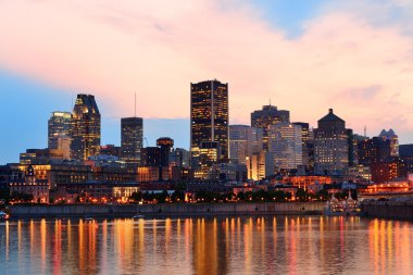 Montreal gün batımında Nehri üzerinde