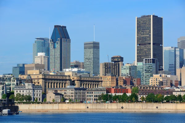 Montreal city skyline over river — Stock Photo, Image