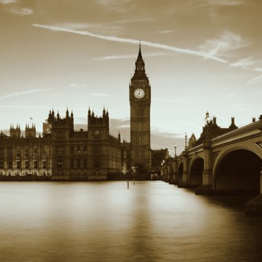 Londra alacakaranlıkta