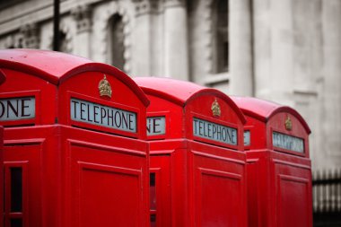 Londra telefon kulübesi