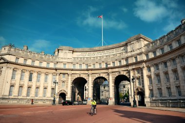 Bahriye arch Londra