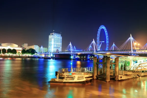 Thames Nehri gece — Stok fotoğraf