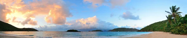 Panorama do pôr do sol praia — Fotografia de Stock